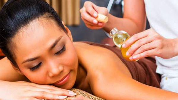 Cung cấp nguyên liệu dầu massage chất lượng cho spa