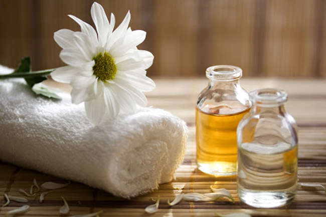 Massage với nguyên liệu dầu massage, còn giúp dùng để trị liệu khá tốt với những bệnh về da và về thần kinh khá hiệu quả