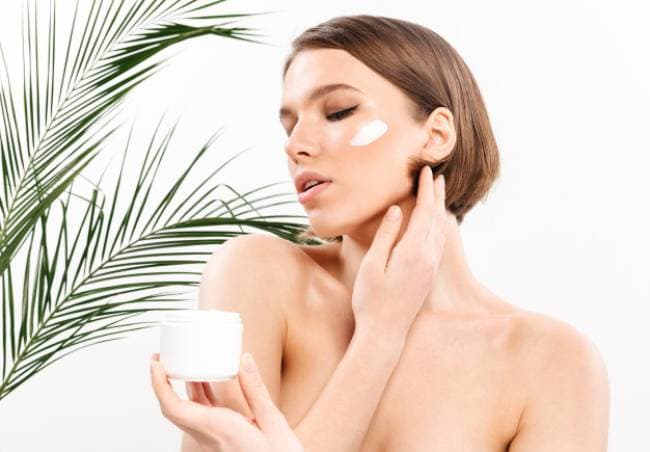 Kem body là sản phẩm chăm sóc dưỡng da phục hồi hư tổn