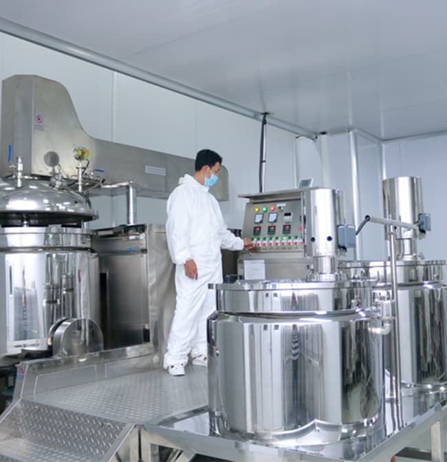 labcos sở hữu nhà máy gia công mỹ phẩm với nhiều thiết bị hiện đại tiên tiến