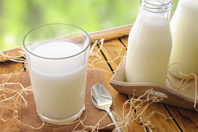 Sữa tươi giúp cấp ẩm hiệu quả cho da đồng thời bổ sung các dưỡng chất có lợi cho da.