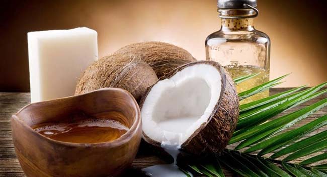 Dầu Dừa nổi trội với công dụng dưỡng ẩm hiệu quả.