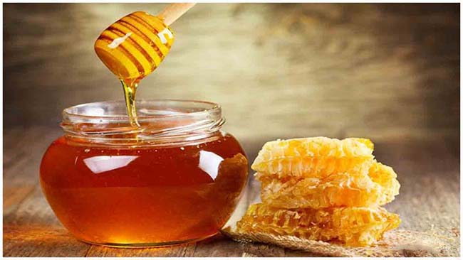 Mật ong giúp dưỡng da căng, sáng mịn