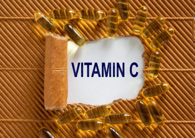 Vitamin C - một trong những thành phần chính chứa trong kem body 