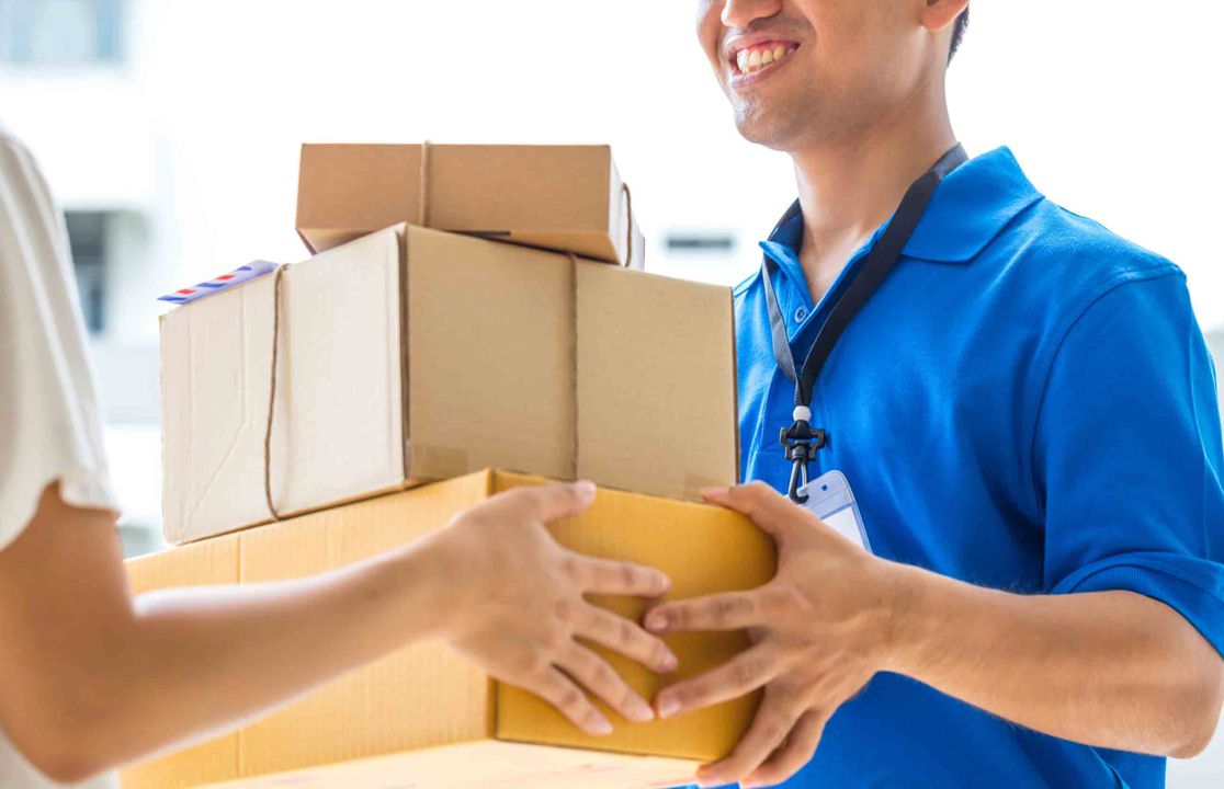 Labcos tiến hành giao hàng đến đúng địa chỉ khách hàng yêu cầu