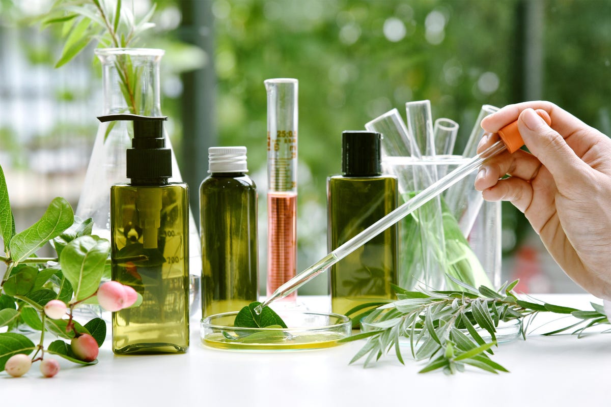 Nước tẩy trang chiết xuất từ thiên nhiên có nhiều công dụng vượt bậc