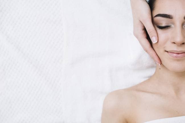 Tinh dầu cũng là sản phẩm hộ trợ chăm sóc sắc đẹp
