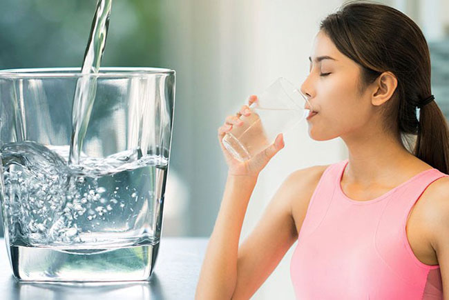 Nước là nguyên liêu quan trọng trong mỹ phẩm