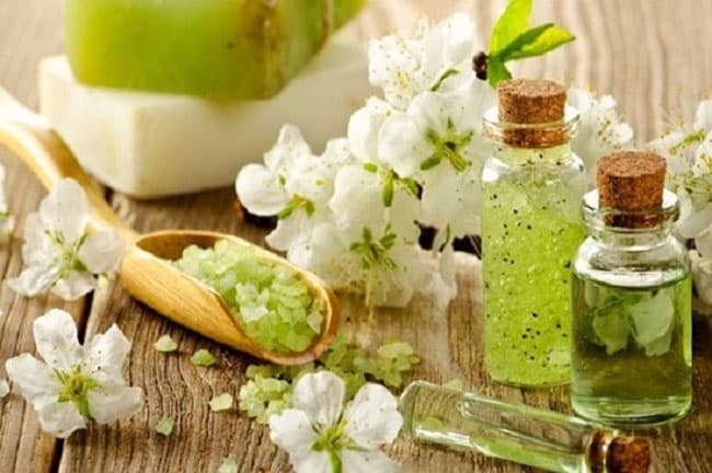 Mỹ phẩm từ nguyên liệu thiên nhiên luôn chiếm được cảm tình người dùng.