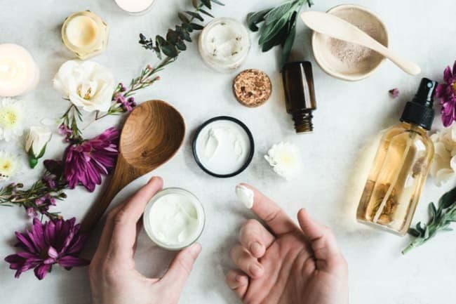 Nhu cầu sử dụng mỹ phẩm thiên nhiên gày một gia tăng hiện nay.