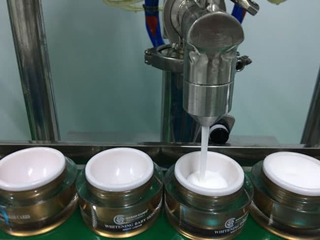 Sản xuất mỹ phẩm tại các nhà máy đạt chuẩn GMP như Labcos sẽ đảm bảo chất lượng tốt nhất