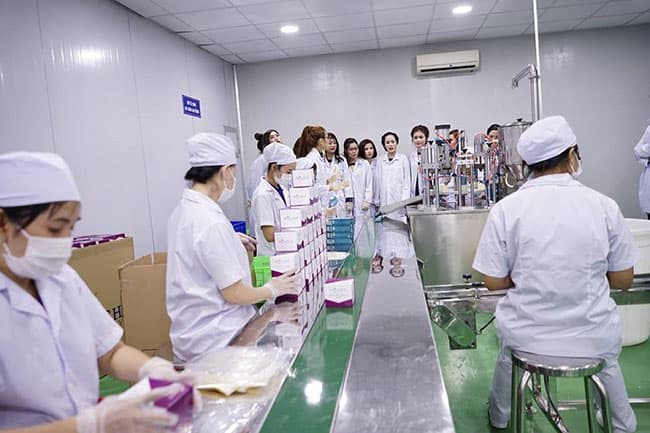 dây chuyền gia công của chúng tôi với máy móc tiên tiến hiện đại