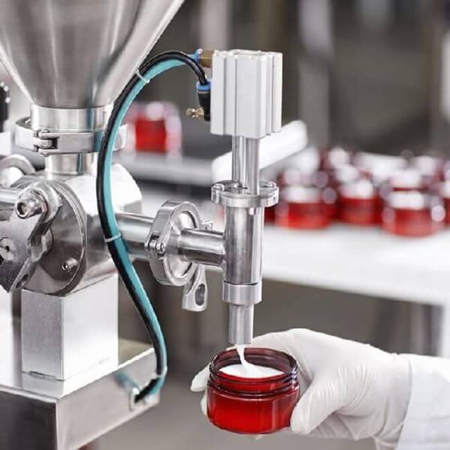Dây chuyện sản xuất mỹ phẩm hiện đại với thiết bị đạt chuẩn GMP