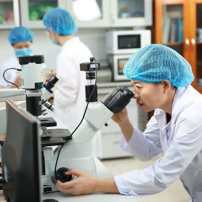 Đội ngũ nhân viên có nhiều kinh nghiệm gia công mỹ phẩm