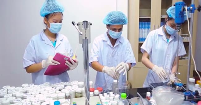 Labcos có đội ngũ nhân viên chuyên môn cao và nhiều năm kinh nghiệm trong ngành mỹ phẩm.