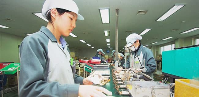 Đội ngũ sản xuất mỹ phẩm của chúng tôi đã từng thực tập ở các nhà máy lớn