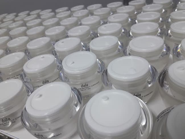 Labcos với đội ngũ nhân lực thiết kế bao bì, chai lọ, tem – nhãn cho các sản phẩm mỹ phẩm giỏi và nhiệt huyết nhất.