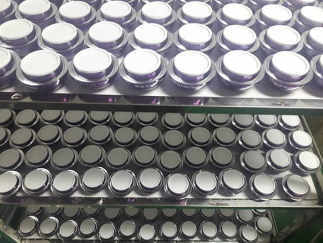 Labcos với đội ngũ nhân lực thiết kế bao bì, chai lọ, tem – nhãn cho các sản phẩm mỹ phẩm giỏi và nhiệt huyết nhất.