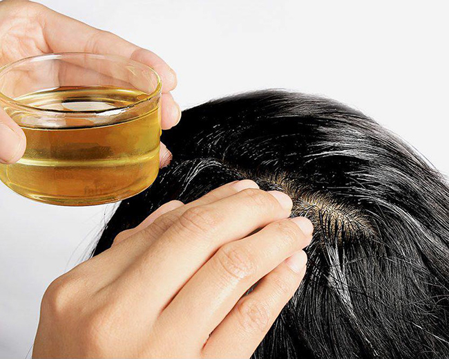 tinh chất trong các sản phẩm chăm sóc tóc giúp cấp ẩm, kháng khuẩn, bảo vệ tóc, bảo vệ da dầu, kích thích mọc tóc, phục hồi mái tóc hư tổn.