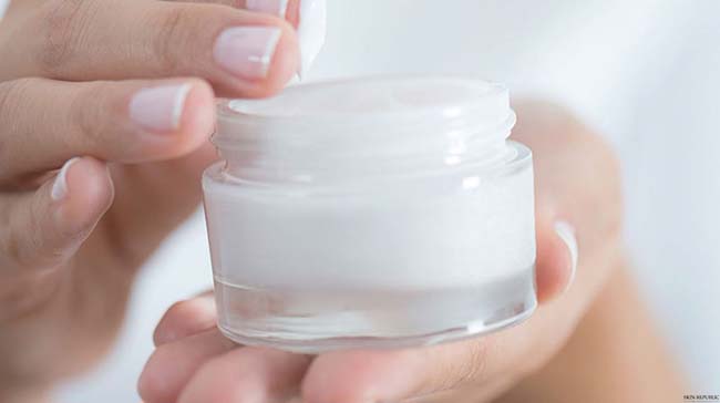 Glycolic Acid giúp tái tạo tế bào da.