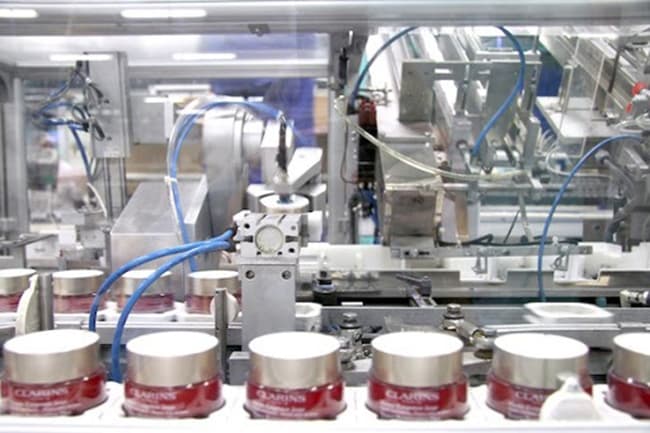 Labcos có dây chuyền xưởng gia công và sản xuất lớn; toàn thể hệ thống thiết bị của Labcos đều lấy đặt từ nước ngoài.