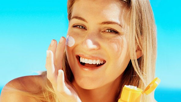 Làm thế nào để sử dụng kem chống nắng trị nám đúng cách?