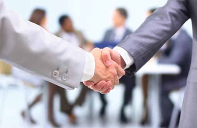 Tiến hành ký hợp đồng sản xuất và gia công mỹ phẩm với khách hàng tại Quảng Nam.