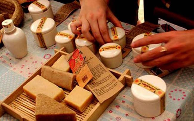 Các cá nhân kinh doanh mỹ phẩm handmade là một trong những khách hàng của Labcos tại Quận Hai Bà Trưng.