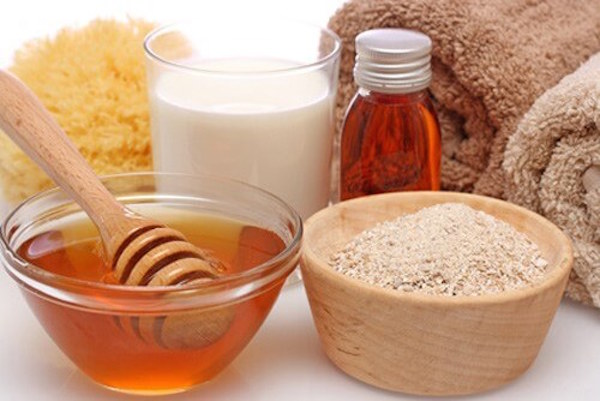 Kết hợp cùng mật ong, trứng gà và sữa chua không đường
