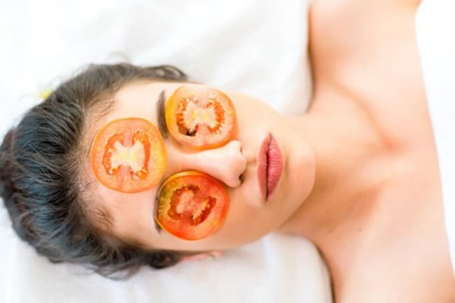 Cà chua giúp giảm rám nắng và làm sáng da.
