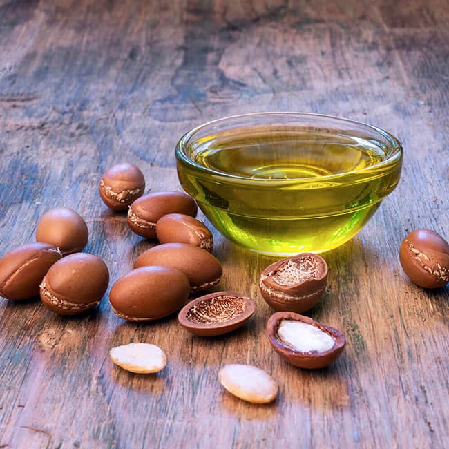 Dầu Argan có các loại acid béo có tác dụng giữ ẩm, chống lão hóa cho da