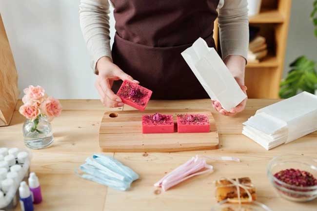 Labcos là công ty chuyên cung cấp nguyên liệu làm mỹ phẩm handmade tại Quận 7 - TPHCM