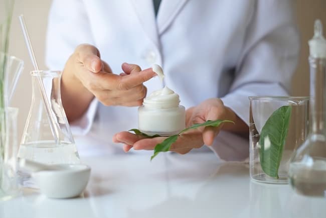 Sáng chế công thức mỹ phẩm chất lượng với nguyên liệu mỹ phẩm chất lượng tại Labcos.