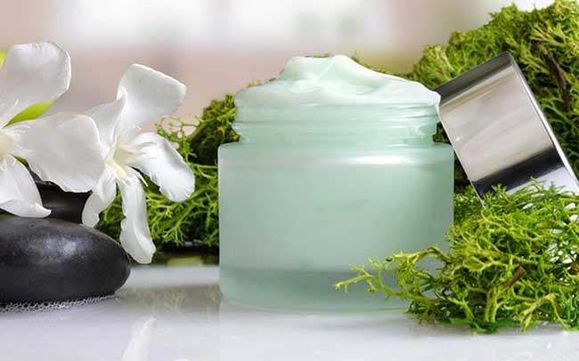 Nhu cầu sử dụng mỹ phẩm thiên nhiên ngày càng tăng hiện nay.