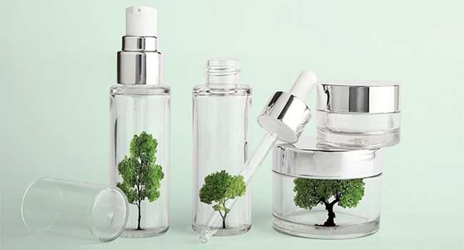 Nhiều đơn vị kinh doanh dòng mỹ phẩm "sạch" do thị hiếu người tiêu dùng hiện nay.