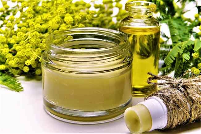 Các loại mỹ phẩm thiên nhiên ngày càng được nhiều người quan tâm sử dụng.