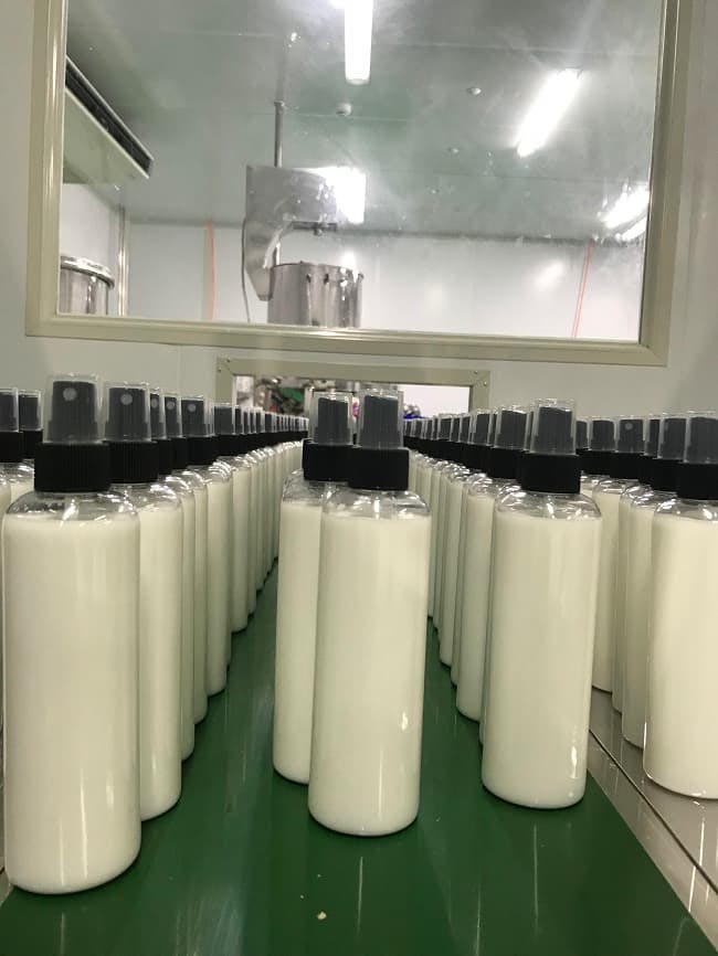 Dây chuyền sản xuất hiện đại, đảm bảo tiêu chuẩn.