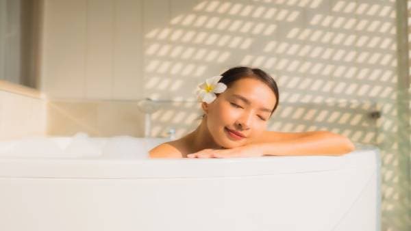 tắm trắng có an toàn hay không