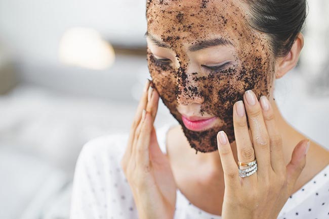 Tẩy tế bào chết bằng Cà Phê được nhiều chị em ưa chuộng.