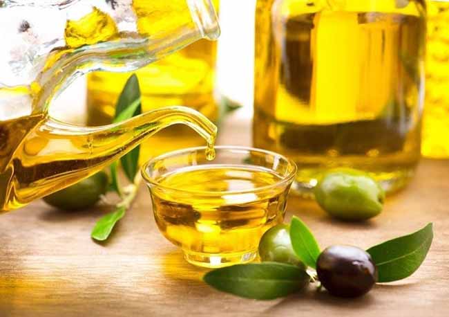Điều trị sẹo mụn hiệu quả với dầu Ô Liu