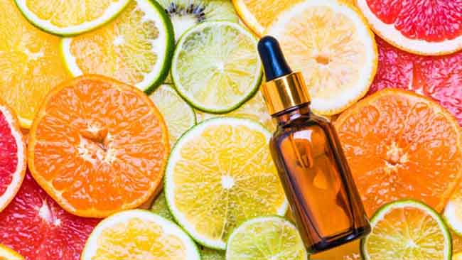 Vitamin C giúp ngừa lão hóa, hỗ trợ trị nám da.